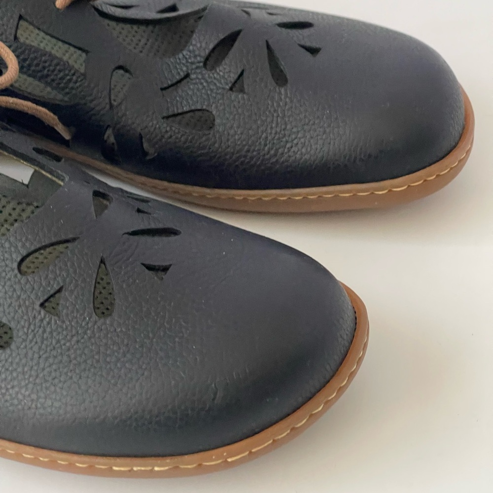 Naturalista 5271 Viajero Eyelet cutout Mary Jane Flats 38 - Picture 5 of 12
